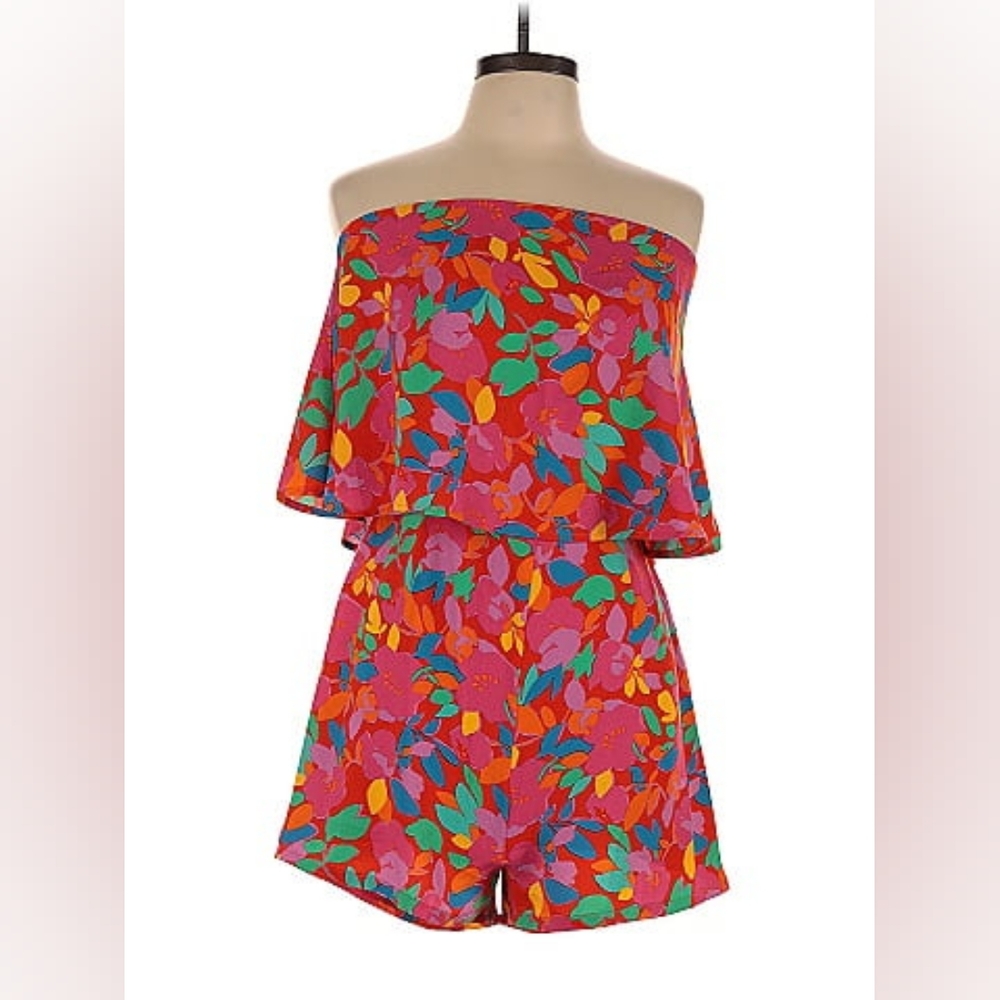 🌈Sugarlips NWT! Red floral strapless romper🌈